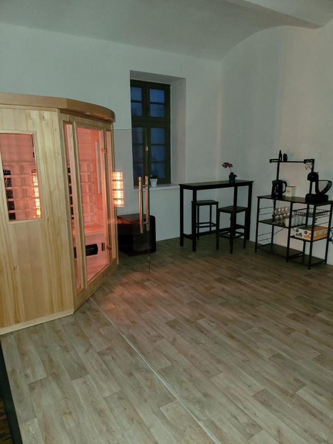 Chateau Moravany - Apartmany, Teepee A Wellness Ronow an der Doubrava Exteriör bild