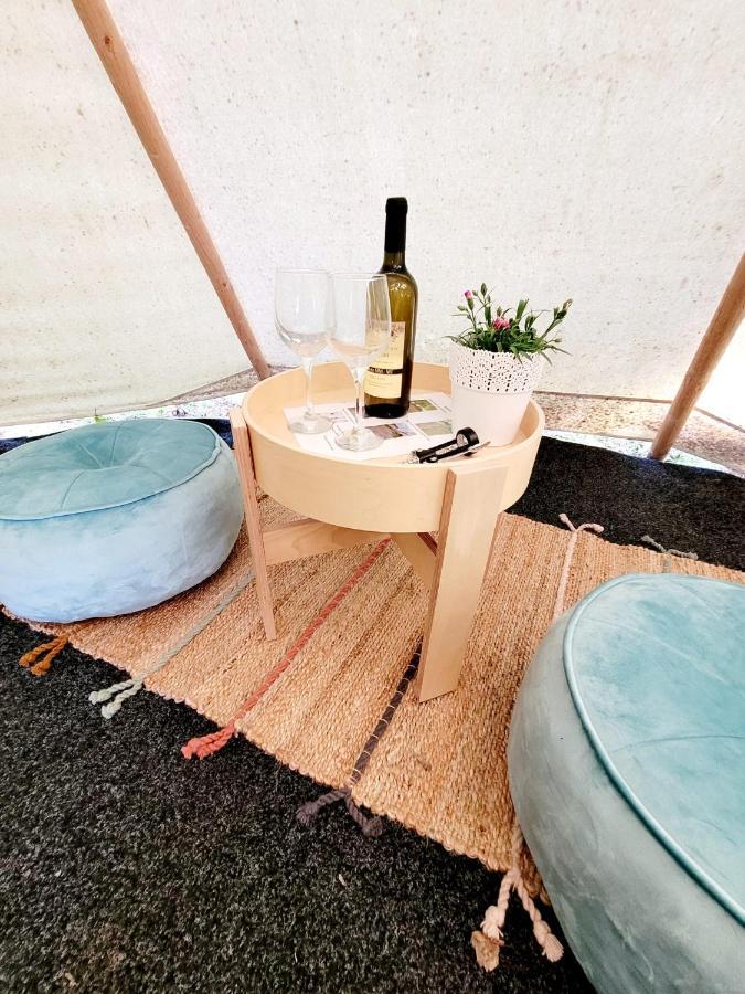 Chateau Moravany - Apartmany, Teepee A Wellness Ronow an der Doubrava Exteriör bild