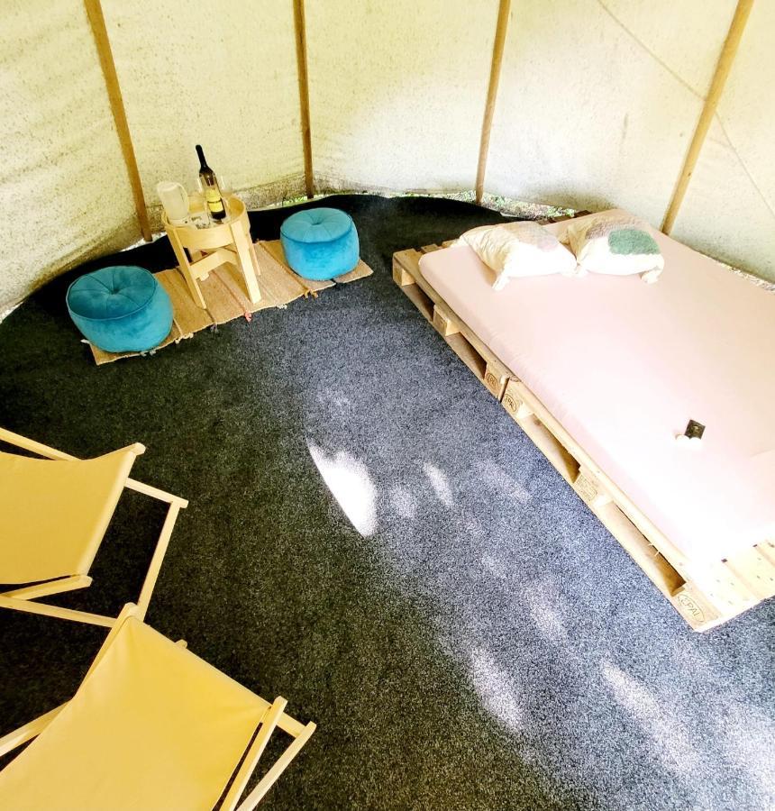 Chateau Moravany - Apartmany, Teepee A Wellness Ronow an der Doubrava Exteriör bild