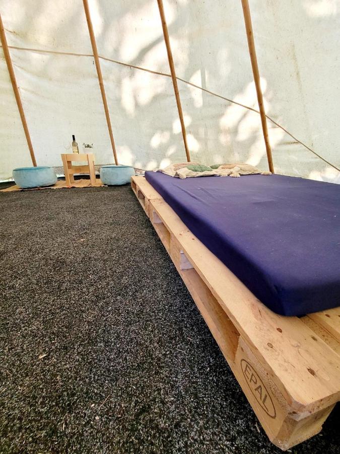 Chateau Moravany - Apartmany, Teepee A Wellness Ronow an der Doubrava Exteriör bild