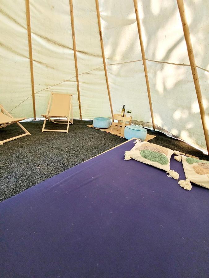 Chateau Moravany - Apartmany, Teepee A Wellness Ronow an der Doubrava Exteriör bild