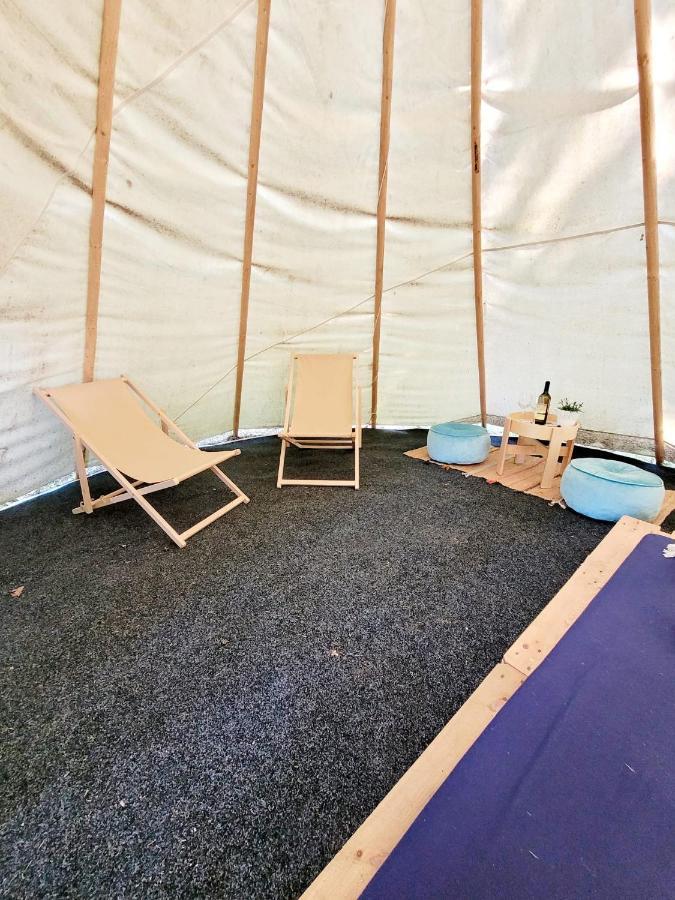Chateau Moravany - Apartmany, Teepee A Wellness Ronow an der Doubrava Exteriör bild